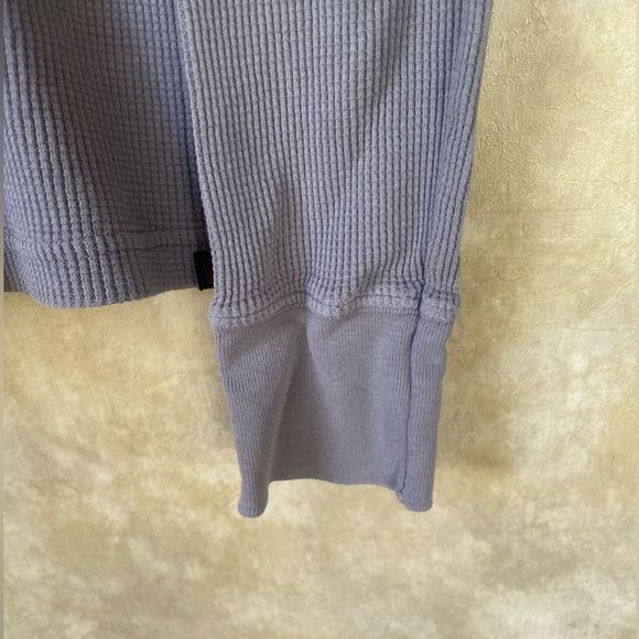 Vans Gray Long Sleeve Waffle Henley Style Shirt Unisex Small Y2K Stained - Picture 7 of 7